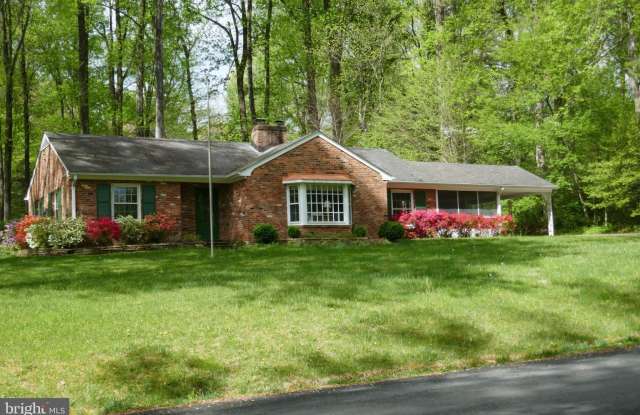 9001 GLENBROOK Road Gallery 1