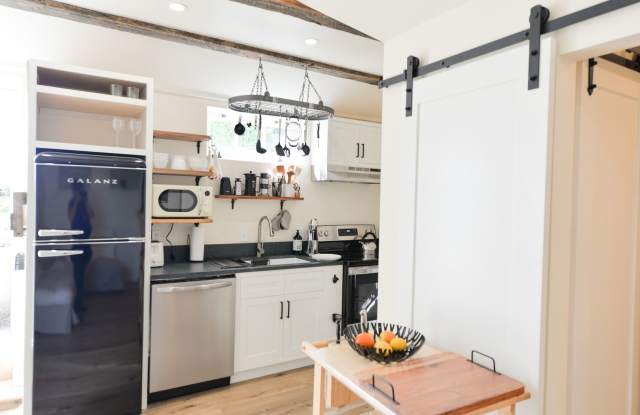 Great Location, Furnished One Bedroom Apartment, ALL utilities included! photos photos