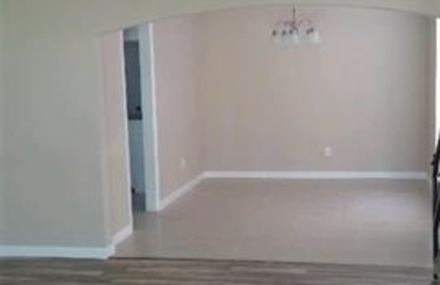 4109 Wedgworth Road S Gallery 4