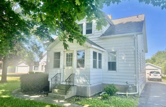 1032 N Rapids Rd. photos photos
