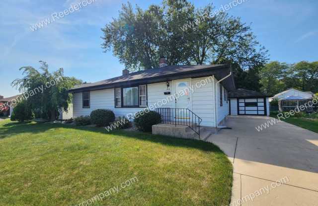 Spacious 3 bedroom 2 bathroom house - 3110 Laporte Street, Highland, IN 46322