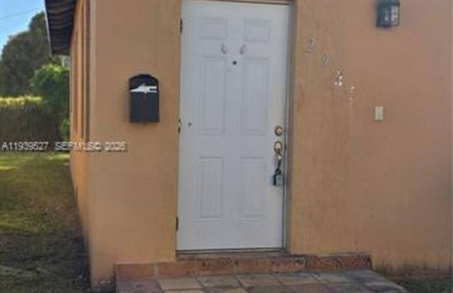 2924 SW 26 St MIAMI, FL 33133 photos photos