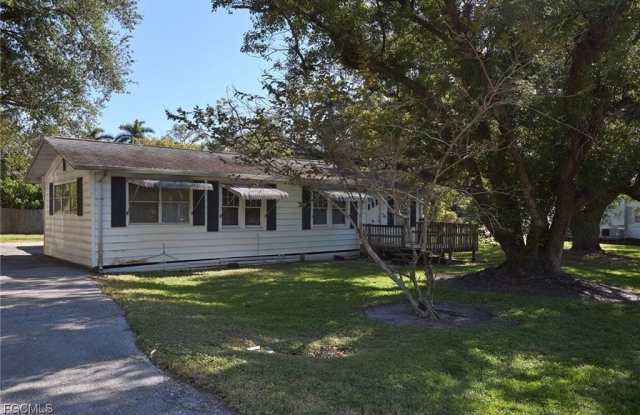 10461 McGregor Boulevard photos photos