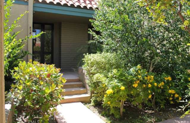 978 Palo Verde Avenue - 978 Palo Verde Avenue, Long Beach, CA 90815