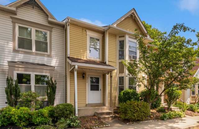 Really Cool, Spacious 3br Townhome with Deck  Outdoor Patio Space! Ready in September photos photos