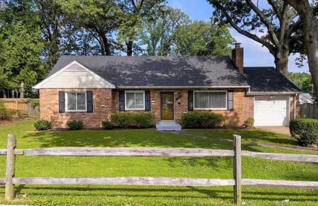 7104 VILLAGE DR - 7104 Village Drive, Annandale, VA 22003