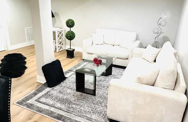 1516 HAMILTON Street NW Gallery 4