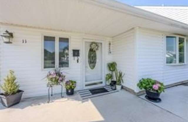 11 Friendly Road - 11 Friendly Road, Hicksville, NY 11801