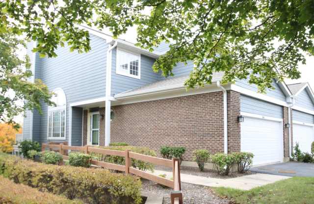 561 W PARKSIDE Drive Gallery 1