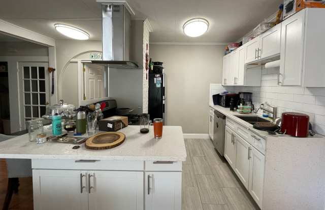 2 Lexington Street photos photos