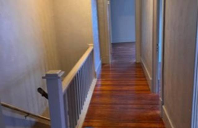 811 Leroy Avenue - 1 photos photos