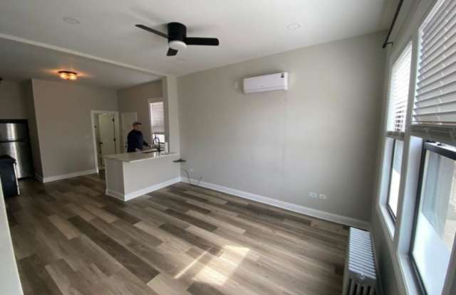 2658 W Huron St photos photos
