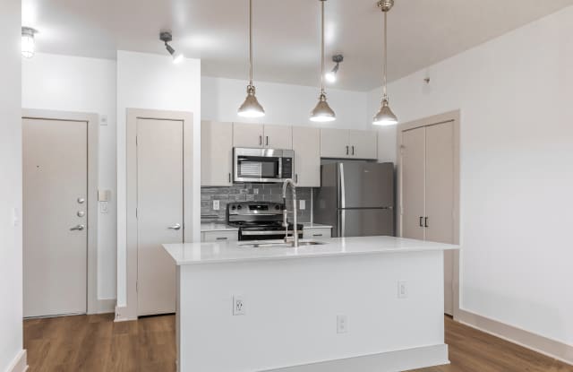 5225 Maple Avenue photos photos
