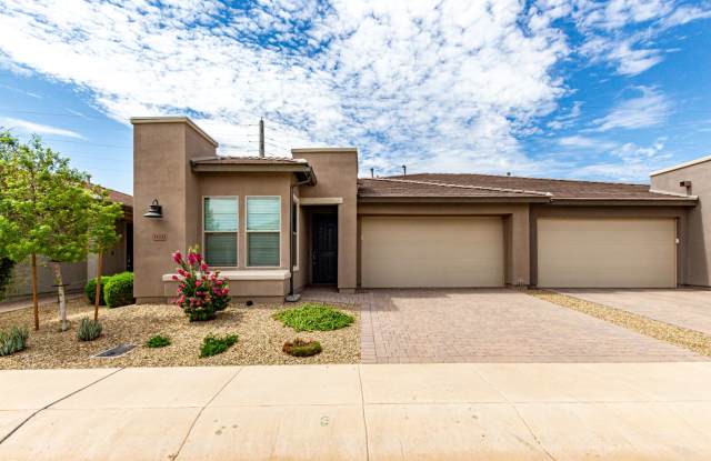 Luxury 2BR + Den Townhome in Amenity-Packed Community - Encanterra photos photos