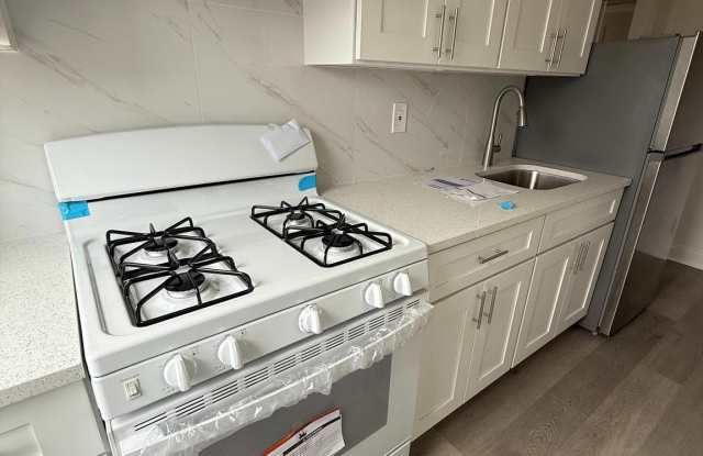 2001 MCKINLEY Street unit: Basement Apt photos photos