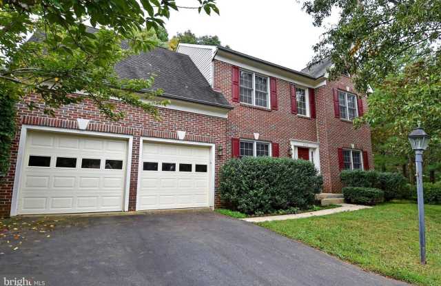 Elegant Brick Colonial on Quiet Cul-de-Sac—Spacious, Bright, and Private! photos photos Elegant Brick Colonial on Quiet Cul-de-Sac—Spacious, Bright, and Private! photos photos