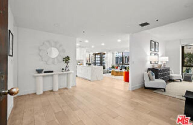 10750 Wilshire Boulevard Gallery 2