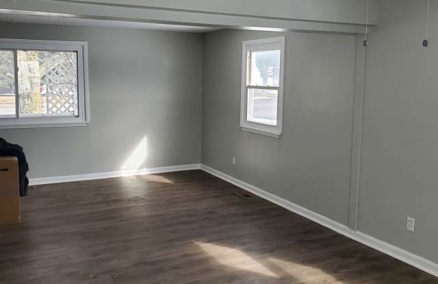 3BDRM SIDE BY SIDE DUPLEX FOR RENT - 2844 Colorado Avenue, Lorain, OH 44052