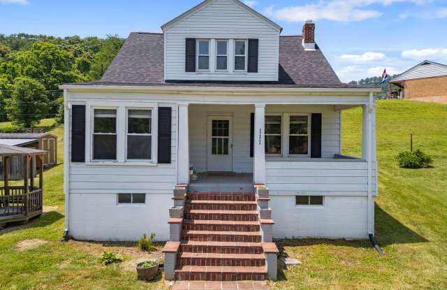 4 bedroom home in Rich Creek! photos photos