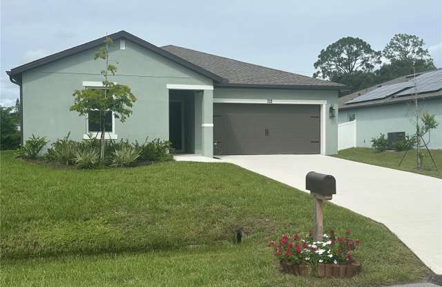 712 DONAU AVENUE NW photos photos