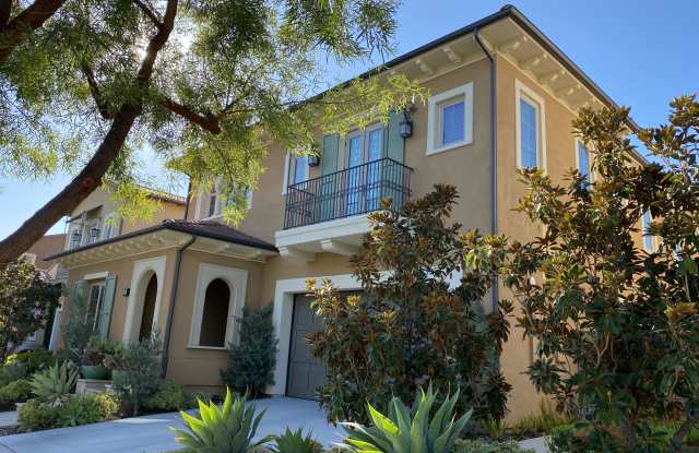 11 Zephyr - 11 Zephyr, Irvine, CA 92602