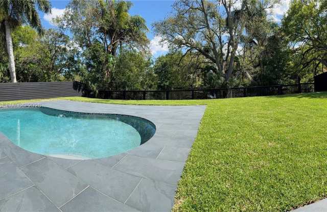 1304 Stratford St photos photos