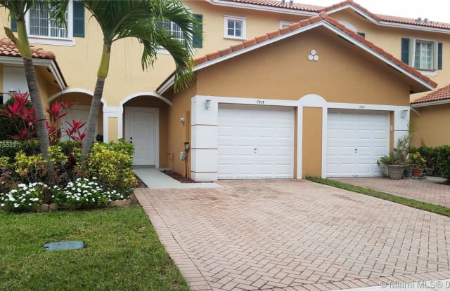 7913 Tuscany Dr - 7913 Tuscany Drive, Tamarac, FL 33321