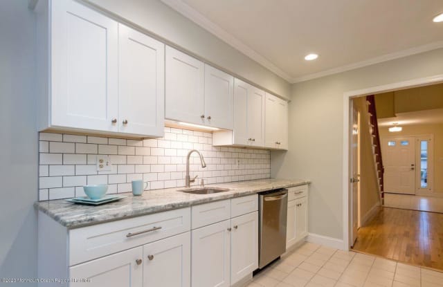 10 Whitesands Way - 10 Whitesand Way, Little Silver, NJ 07739