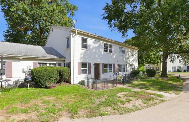 Welcome home to this inviting two-level, 2-bedroom, 1.5-bath residence in a convenient Lorton location! Gallery 4