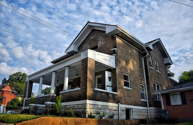 1001 Oak Street - 1 Gallery 3