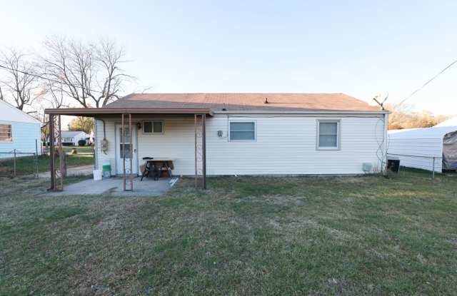 3 Bedroom 1 bath Ranch with large fenced yard available - 1809 Naselle Lane, Laurel, VA 23228