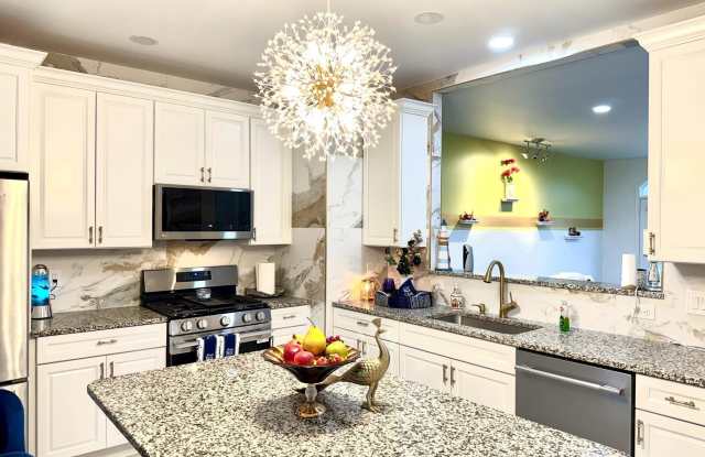 42439 MALACHITE Terrace Gallery 3