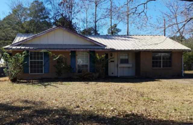 1048 Anderson Dr - 1048 Anderson Drive, Leesville, LA 71446