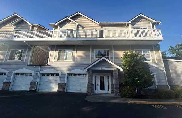 3 Bed, 2 bath 3rd floor Condo w/garage in Renton, $2,895/mo. photos photos