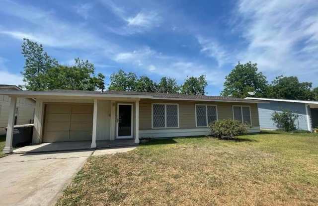 1906 Anaqua Avenue - 1906 Anaqua Avenue, Victoria, TX 77901