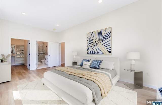 51 Queen Anne Road 404 photos photos