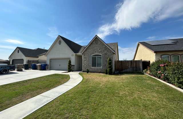 Beautiful 3 Bed/2 Bath SW Bakersfield Home w/ Solar and Deposit Alternative Option photos photos Beautiful 3 Bed/2 Bath SW Bakersfield Home w/ Solar and Deposit Alternative Option photos photos
