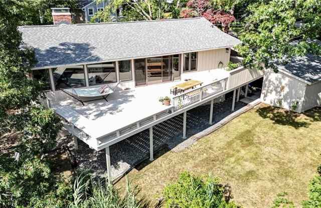 2 Buckingham Street - 2 Buckingham Street, Bristol County, RI 02806