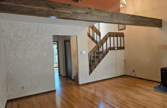 3 Bed 1.5 Bath Contemporary Two Story on Corner Lot Gallery 3