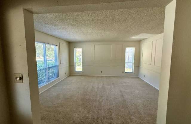 6022 Royal Pt Gallery 4