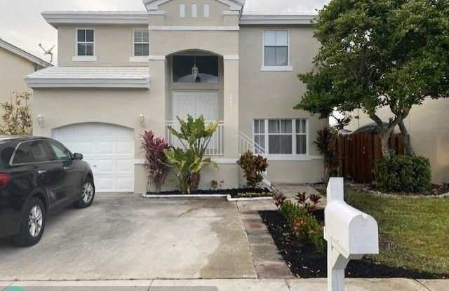 6801 Bayfront Cir - 6801 Bayfront Circle, Margate, FL 33063