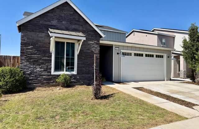 Spacious Next-Gen Lennar Home for Rent in the Clovis Unified School District Gallery 3