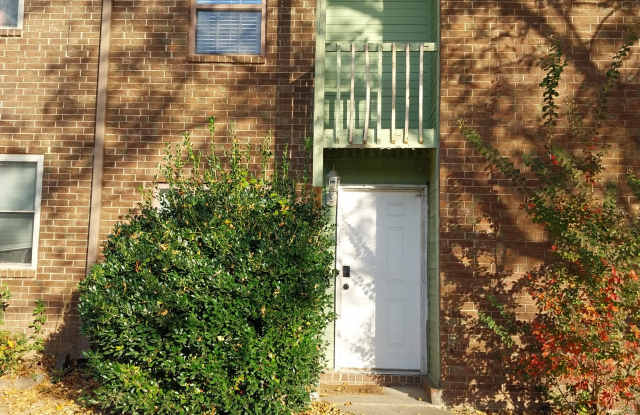 1304 North Nashville Avenue - 1 photos photos