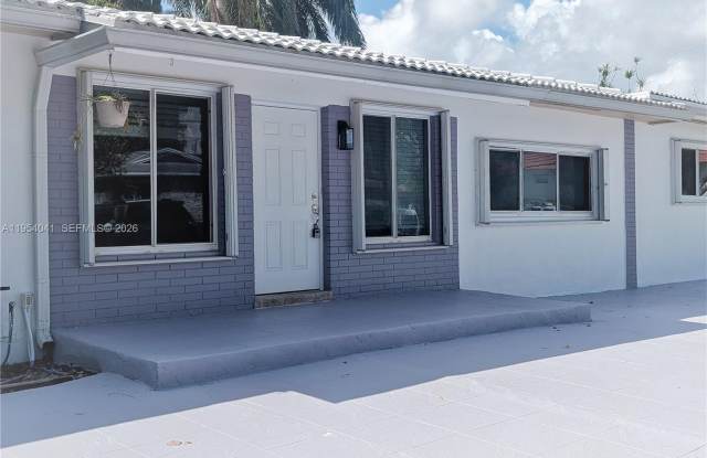 220 SE 1st St photos photos