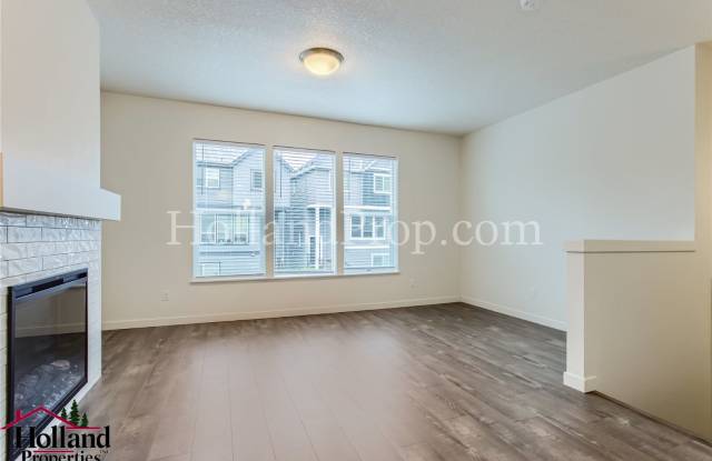 Beautiful 4-Bedroom Home with A/C, Private Yard & Easy Transit Access with a rent special!!!!! Gallery 3