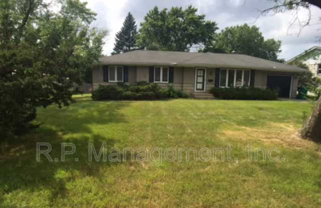 8324 Ewing Rd S - 8324 Ewing Road, Bloomington, MN 55431