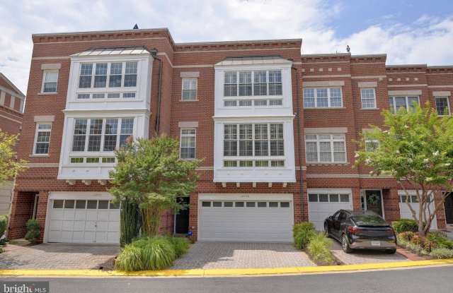 12198 CHANCERY STATION Circle Gallery 2