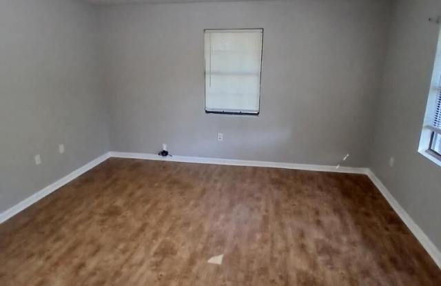608 W Reynolds Apt A Gallery 3