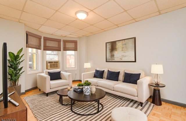 510 WASHINGTON AVE APT 2 photos photos