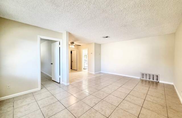 AVAILABLE NOW!! 2 Bedrooms 2 Bathroom House in Indio! Gallery 4